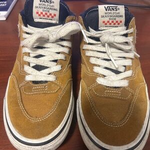 Vans Skateboarding Shoes in Tan Suede with White Laces men’s 7 women’s 8.5
